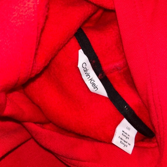 Men’s size Large Calvin Klein Hoodie in the color red - Picture 3 of 3